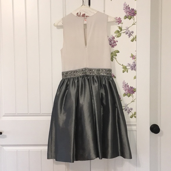 Silver & Cream Calvin Klein Cocktail Dress - Picture 4 of 7